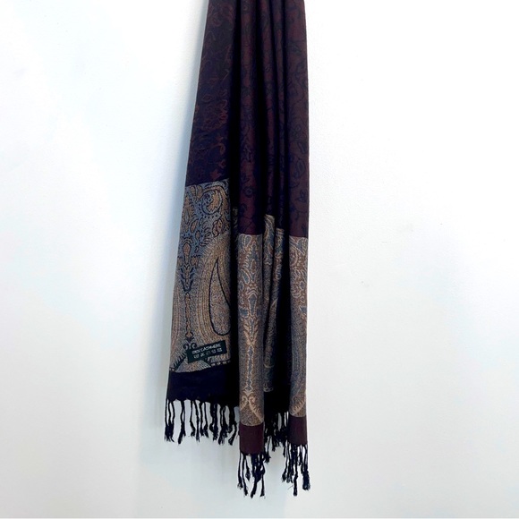 Cashmere Scarf - Picture 2 of 8